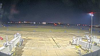Weather camera view of Lake Charles Rgnl Arpt terminal bldg.