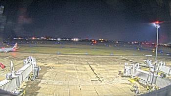 Weather camera view of Lake Charles Rgnl Arpt terminal bldg.