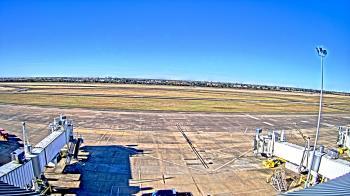 Weather camera view of Lake Charles Rgnl Arpt terminal bldg.