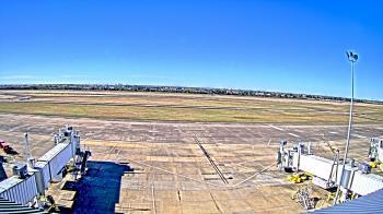 Weather camera view of Lake Charles Rgnl Arpt terminal bldg.