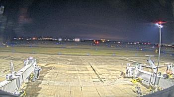 Weather camera view of Lake Charles Rgnl Arpt terminal bldg.