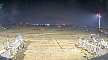 Weather camera view of Lake Charles Rgnl Arpt terminal bldg.