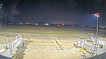 Weather camera view of Lake Charles Rgnl Arpt terminal bldg.