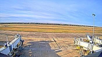 Weather camera view of Lake Charles Rgnl Arpt terminal bldg.