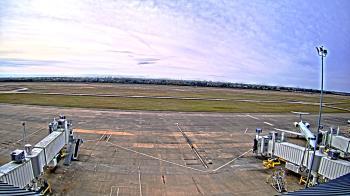 Weather camera view of Lake Charles Rgnl Arpt terminal bldg.
