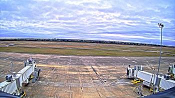 Weather camera view of Lake Charles Rgnl Arpt terminal bldg.