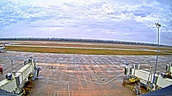 Weather camera view of Lake Charles Rgnl Arpt terminal bldg.