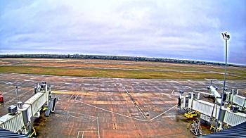 Weather camera view of Lake Charles Rgnl Arpt terminal bldg.