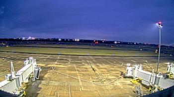 Weather camera view of Lake Charles Rgnl Arpt terminal bldg.