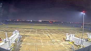 Weather camera view of Lake Charles Rgnl Arpt terminal bldg.