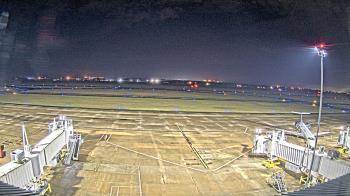 Weather camera view of Lake Charles Rgnl Arpt terminal bldg.