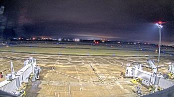 Weather camera view of Lake Charles Rgnl Arpt terminal bldg.