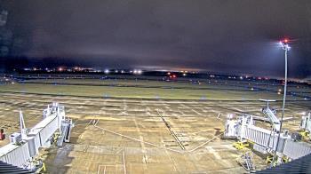 Weather camera view of Lake Charles Rgnl Arpt terminal bldg.