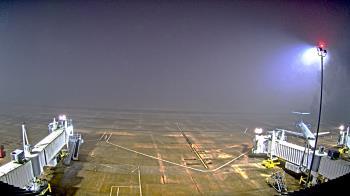Weather camera view of Lake Charles Rgnl Arpt terminal bldg.