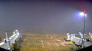 Weather camera view of Lake Charles Rgnl Arpt terminal bldg.