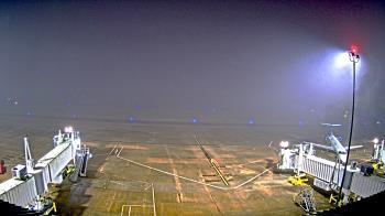 Weather camera view of Lake Charles Rgnl Arpt terminal bldg.