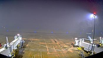 Weather camera view of Lake Charles Rgnl Arpt terminal bldg.