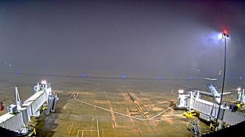 Weather camera view of Lake Charles Rgnl Arpt terminal bldg.