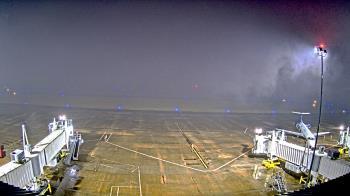 Weather camera view of Lake Charles Rgnl Arpt terminal bldg.