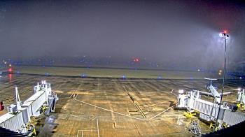 Weather camera view of Lake Charles Rgnl Arpt terminal bldg.