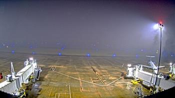 Weather camera view of Lake Charles Rgnl Arpt terminal bldg.