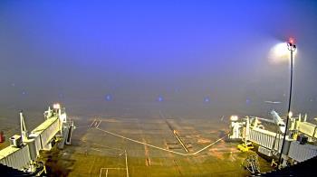 Weather camera view of Lake Charles Rgnl Arpt terminal bldg.