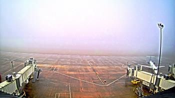 Weather camera view of Lake Charles Rgnl Arpt terminal bldg.