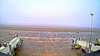Weather camera view of Lake Charles Rgnl Arpt terminal bldg.