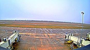 Weather camera view of Lake Charles Rgnl Arpt terminal bldg.