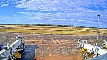 Weather camera view of Lake Charles Rgnl Arpt terminal bldg.
