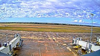 Weather camera view of Lake Charles Rgnl Arpt terminal bldg.