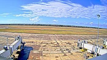 Weather camera view of Lake Charles Rgnl Arpt terminal bldg.
