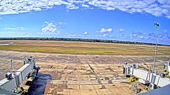 Weather camera view of Lake Charles Rgnl Arpt terminal bldg.