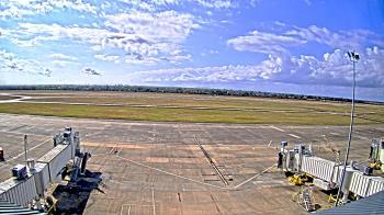 Weather camera view of Lake Charles Rgnl Arpt terminal bldg.
