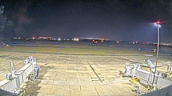 Weather camera view of Lake Charles Rgnl Arpt terminal bldg.