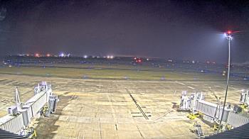 Weather camera view of Lake Charles Rgnl Arpt terminal bldg.