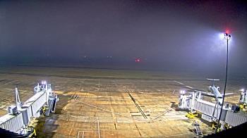 Weather camera view of Lake Charles Rgnl Arpt terminal bldg.