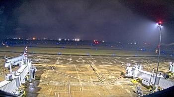 Weather camera view of Lake Charles Rgnl Arpt terminal bldg.