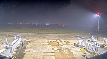 Weather camera view of Lake Charles Rgnl Arpt terminal bldg.