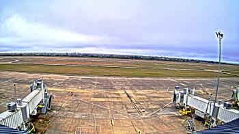 Weather camera view of Lake Charles Rgnl Arpt terminal bldg.