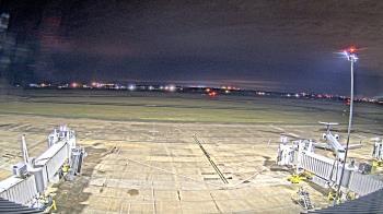 Weather camera view of Lake Charles Rgnl Arpt terminal bldg.