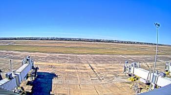 Weather camera view of Lake Charles Rgnl Arpt terminal bldg.
