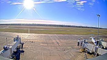 Weather camera view of Lake Charles Rgnl Arpt terminal bldg.