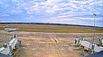 Weather camera view of Lake Charles Rgnl Arpt terminal bldg.