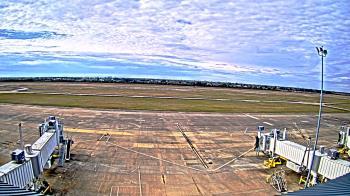 Weather camera view of Lake Charles Rgnl Arpt terminal bldg.