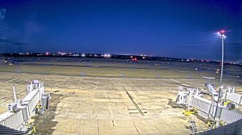 Weather camera view of Lake Charles Rgnl Arpt terminal bldg.