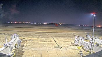 Weather camera view of Lake Charles Rgnl Arpt terminal bldg.