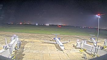 Weather camera view of Lake Charles Rgnl Arpt terminal bldg.