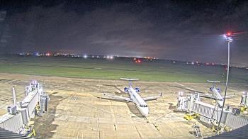 Weather camera view of Lake Charles Rgnl Arpt terminal bldg.