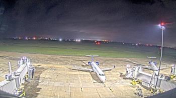 Weather camera view of Lake Charles Rgnl Arpt terminal bldg.